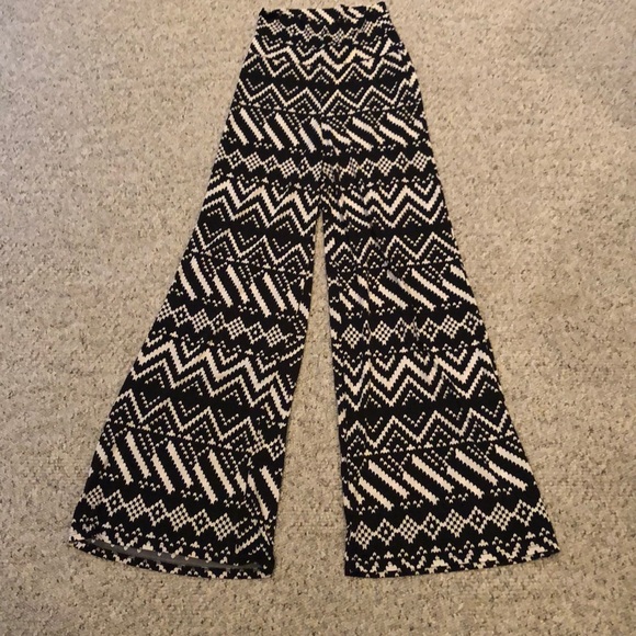 pretty young thing Pants - Palazzo pants small